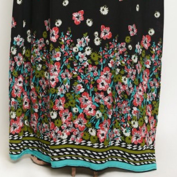 REDUCED 💰Black Floral Front Split Skirt - Picture 5 of 7